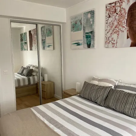à De 3 Pièces - 72m2 Appartement *